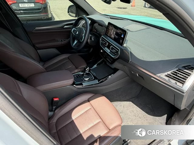 BMW X3 (G01) 2024 Серебристо-серый из Кореи, фото 3