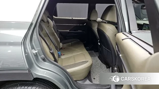 Ssangyong Torres 2022 Темно-зеленый из Кореи, фото 3