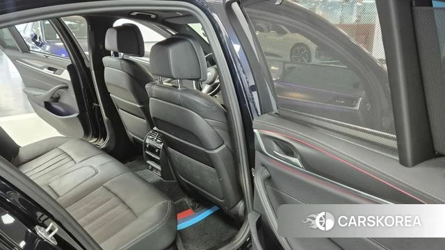 BMW 5 Series (G30) 2023 Черный из Кореи, фото 3