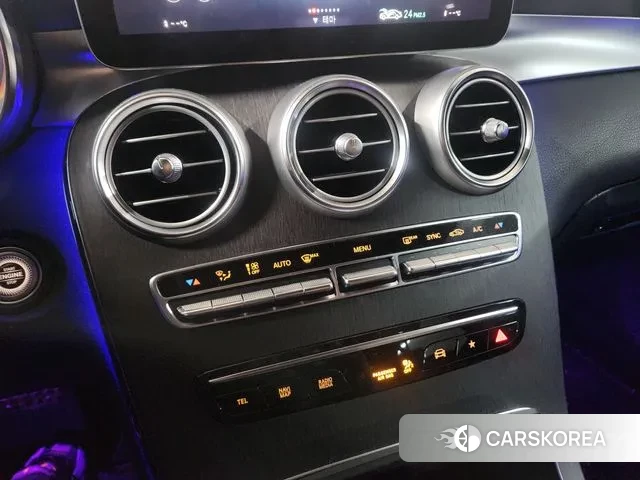 Mercedes-Benz GLC-Class X253 2023 Белый из Кореи, фото 3