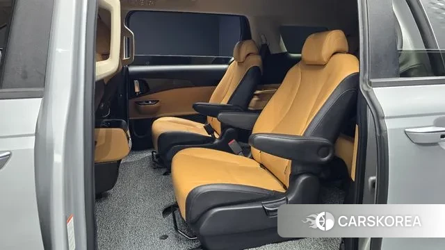 Kia Carnival 4th generation 2021 Серебряный из Кореи, фото 3