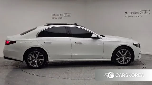 Mercedes-Benz E-Class W214 2024 Белый из Кореи, фото 3