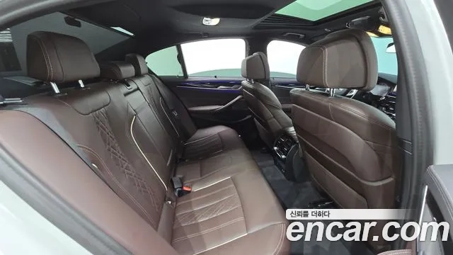 BMW 5 Series (G30) 2023 Белый из Кореи, фото 3