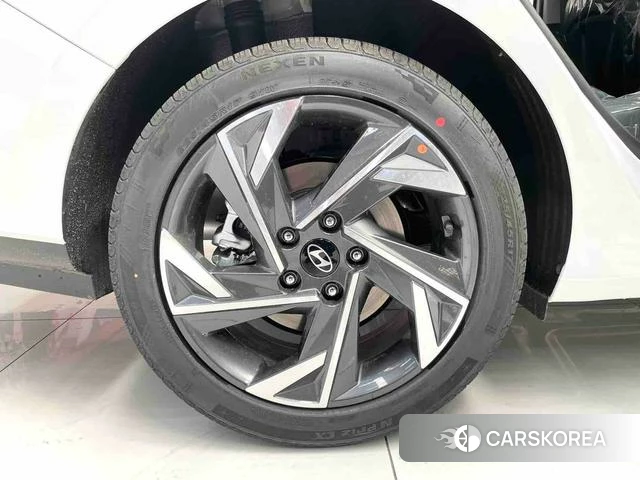 Hyundai Elantra 2026 Белый из Китая, фото 3