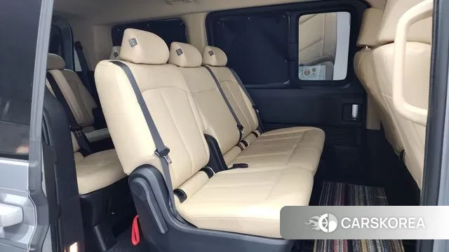 Hyundai Staria 2021 Серебристо-серый из Кореи, фото 3