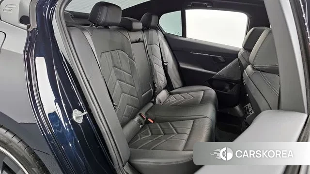 BMW 5 Series (G60) 2024 Черный из Кореи, фото 3