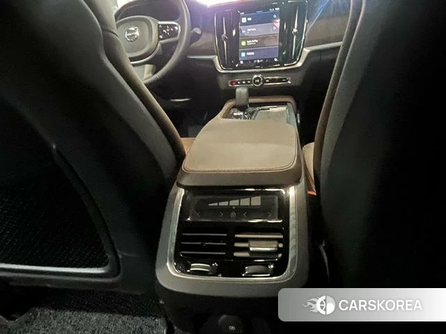 Volvo V90 2023 Белый из Китая, фото 3