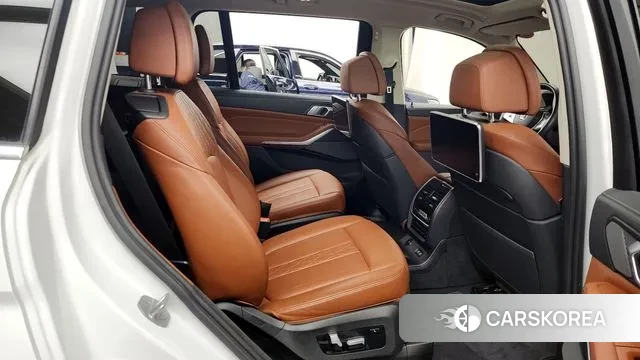 BMW X7 (G07) 2022 Белый из Кореи, фото 3