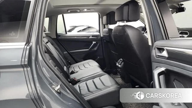 Volkswagen Tiguan second Generation 2023 Серый из Кореи, фото 3