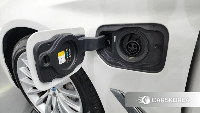 BMW 5 Series (G30) 2022 Белый из Кореи, фото 3