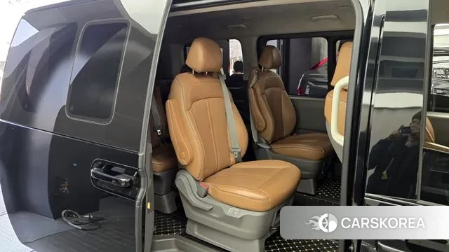 Hyundai Staria 2021 Черный из Кореи, фото 3