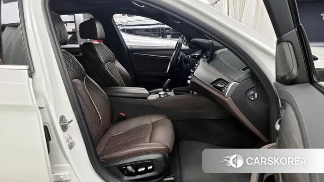 BMW 5 Series (G30) 2021 Белый из Кореи, фото 3