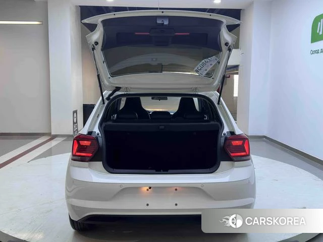 Volkswagen Polo 2023 Белый из Китая, фото 3