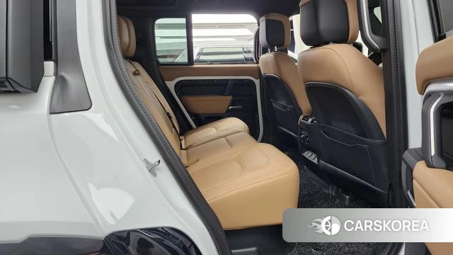 Land Rover Defender (L663) 2025 Белый из Кореи, фото 3