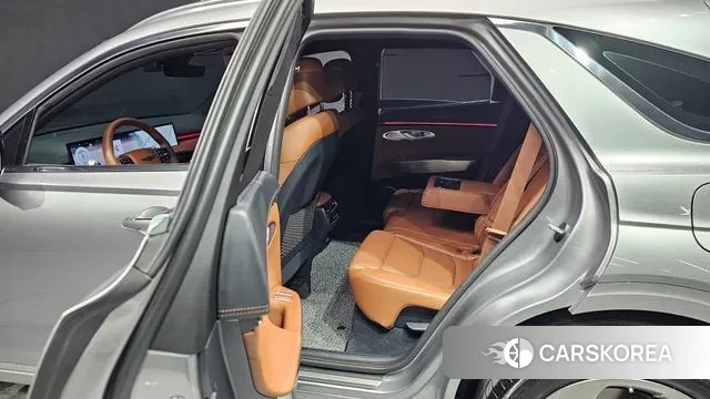 Genesis GV70 2024 Серый из Кореи, фото 3