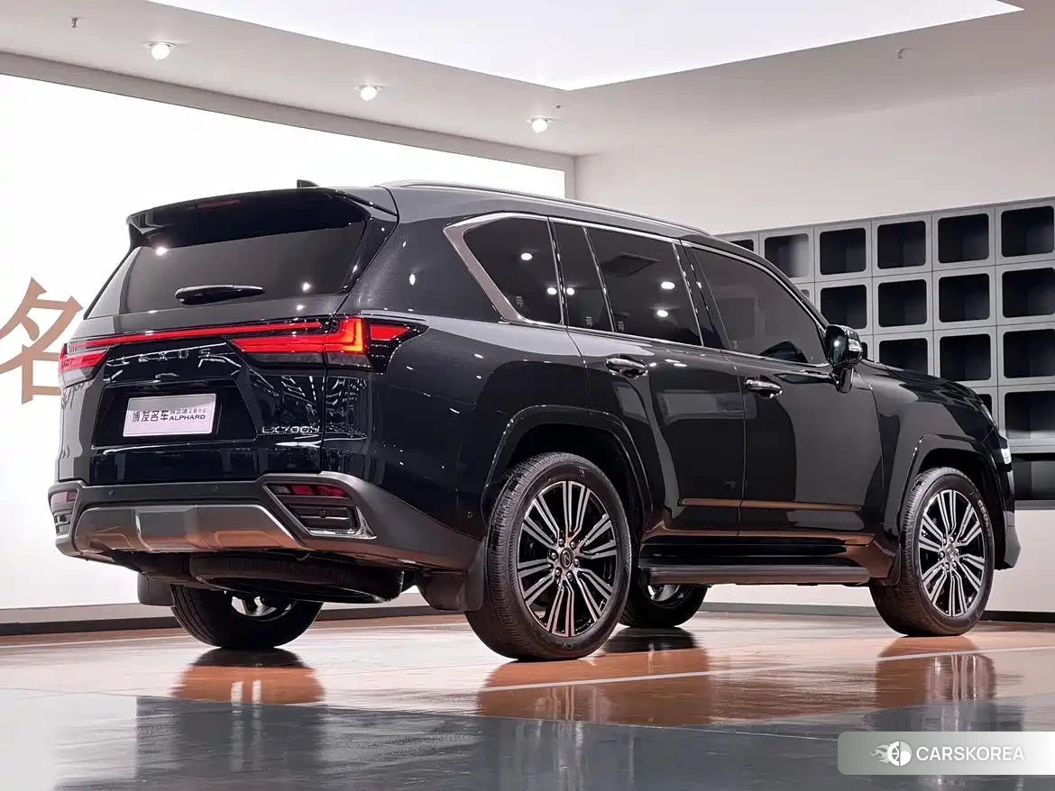Lexus LX 2025 Черный из Китая, фото 3