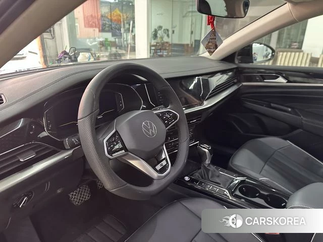 Volkswagen Passat 2023 Черный из Китая, фото 3