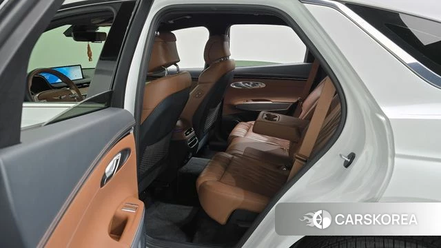 Genesis GV70 2023 Белый из Кореи, фото 3