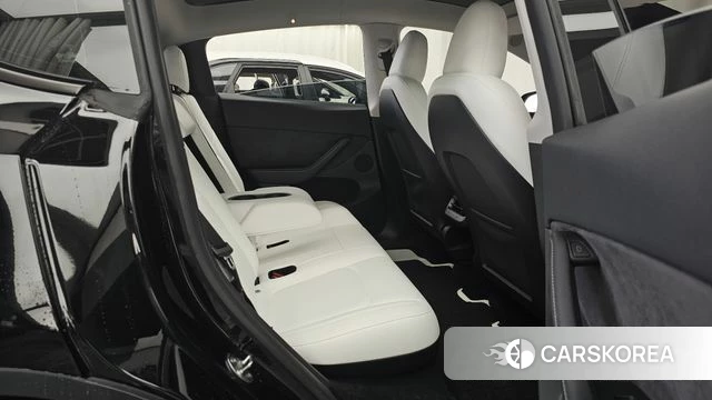 Tesla Model Y 2024 Черный из Кореи, фото 3