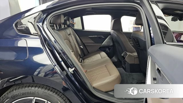 BMW 5 Series (G60) 2025 Синий из Кореи, фото 3