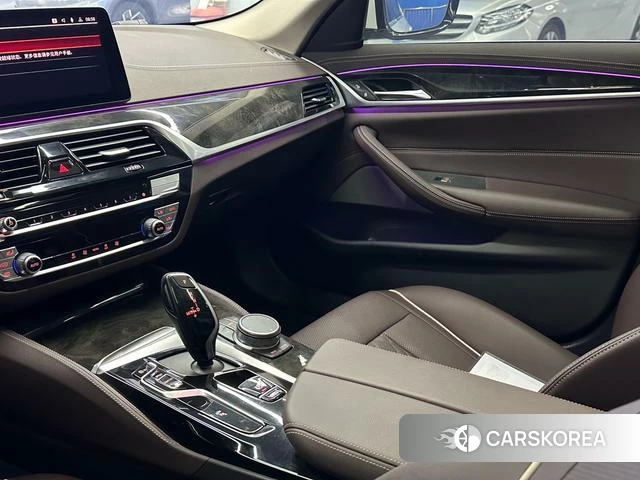 BMW 5 series 2021 Белый из Китая, фото 3