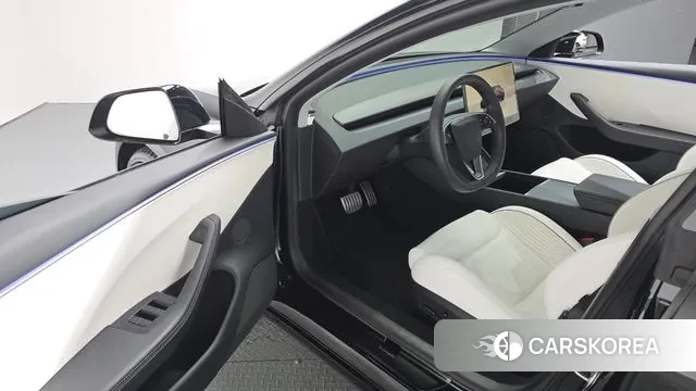 Tesla Model 3 2024 Черный из Кореи, фото 3