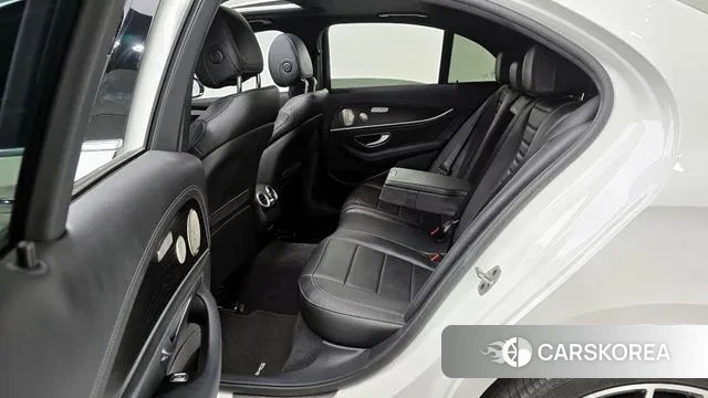 Mercedes-Benz E-Class W213 2022 Белый из Кореи, фото 3