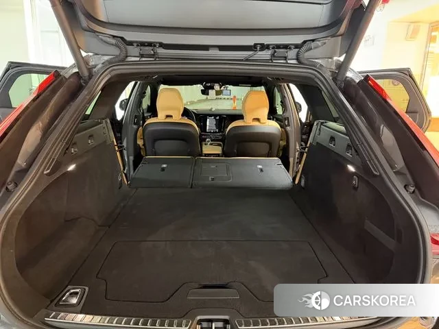 Volvo V90 Cross-Country 2024 Серый из Кореи, фото 3