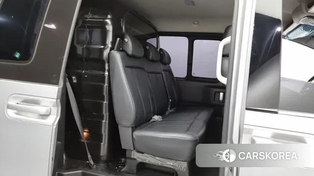 Hyundai Staria 2022 Серебряный из Кореи, фото 3