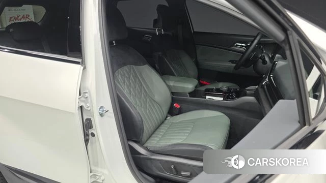 Kia Sportage 5th Generation Hybrid 2024 Белый из Кореи, фото 3