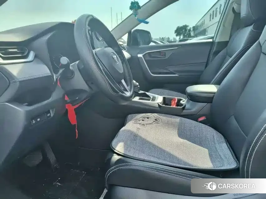 Toyota RAV4 2025 Белый из Китая, фото 3
