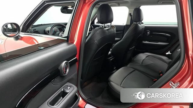 Mini Cooper S Clubman 2023 Красный из Кореи, фото 3