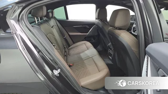 BMW 5 Series (G60) 2025 Серый из Кореи, фото 3