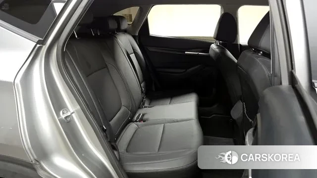 Kia Seltos 2022 Серебристо-серый из Кореи, фото 3