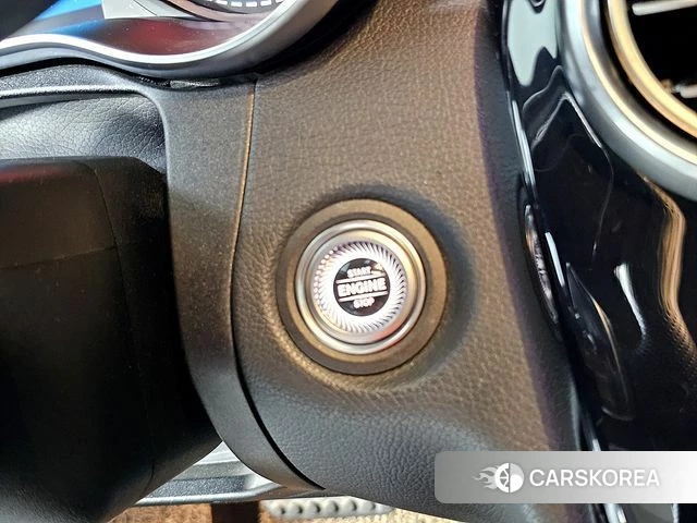 Mercedes-Benz C-Class W205 2019 Черный из Кореи, фото 3