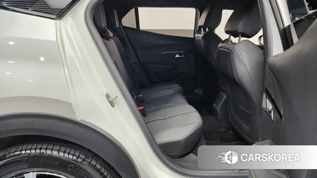 Peugeot e-2008 second generation 2022 Белый из Кореи, фото 3