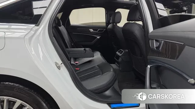 Audi A6 (C8) 2021 Белый из Кореи, фото 3