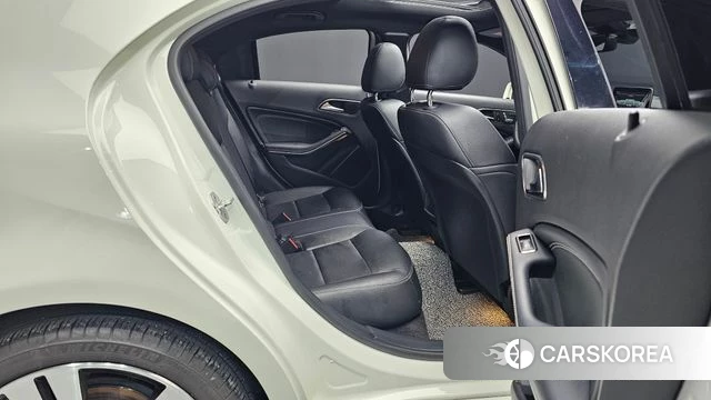Mercedes-Benz A-Class W176 2018 Белый из Кореи, фото 3