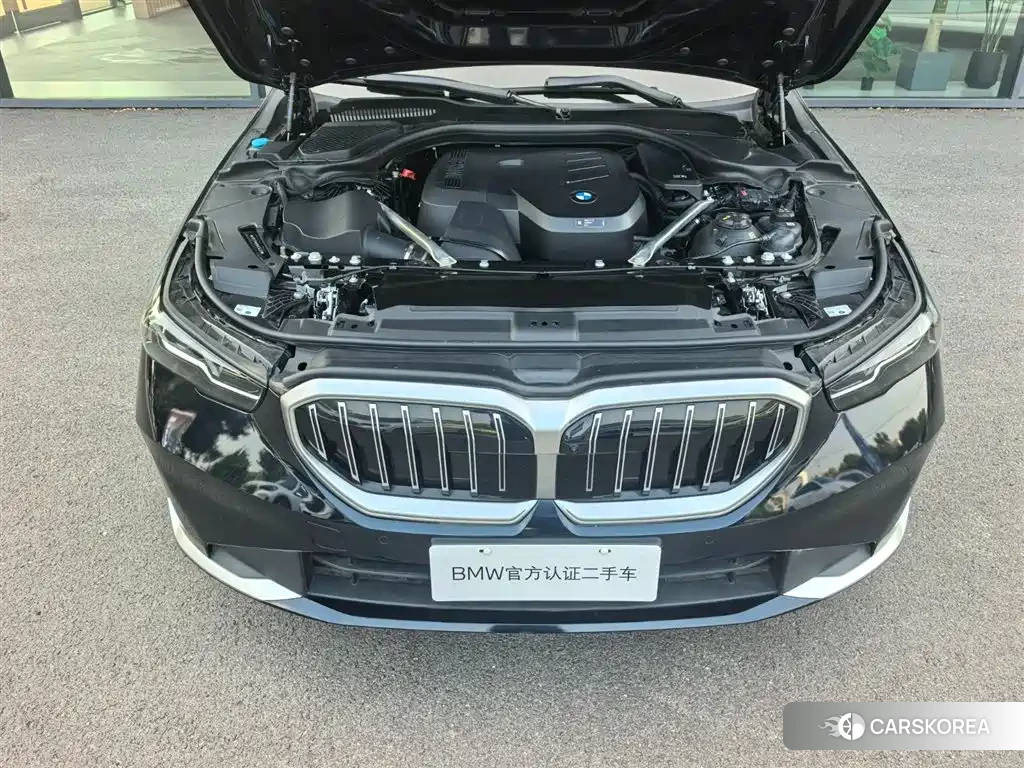 BMW 5 series 2025 Черный из Китая, фото 3