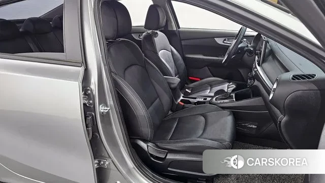 Kia The New K3 2nd generation 2022 Серый из Кореи, фото 3