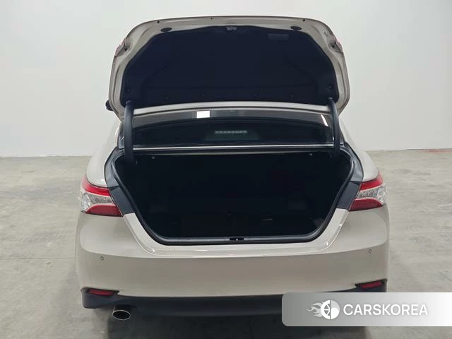 Toyota Camry 2023 Серебристо-серый из Китая, фото 3
