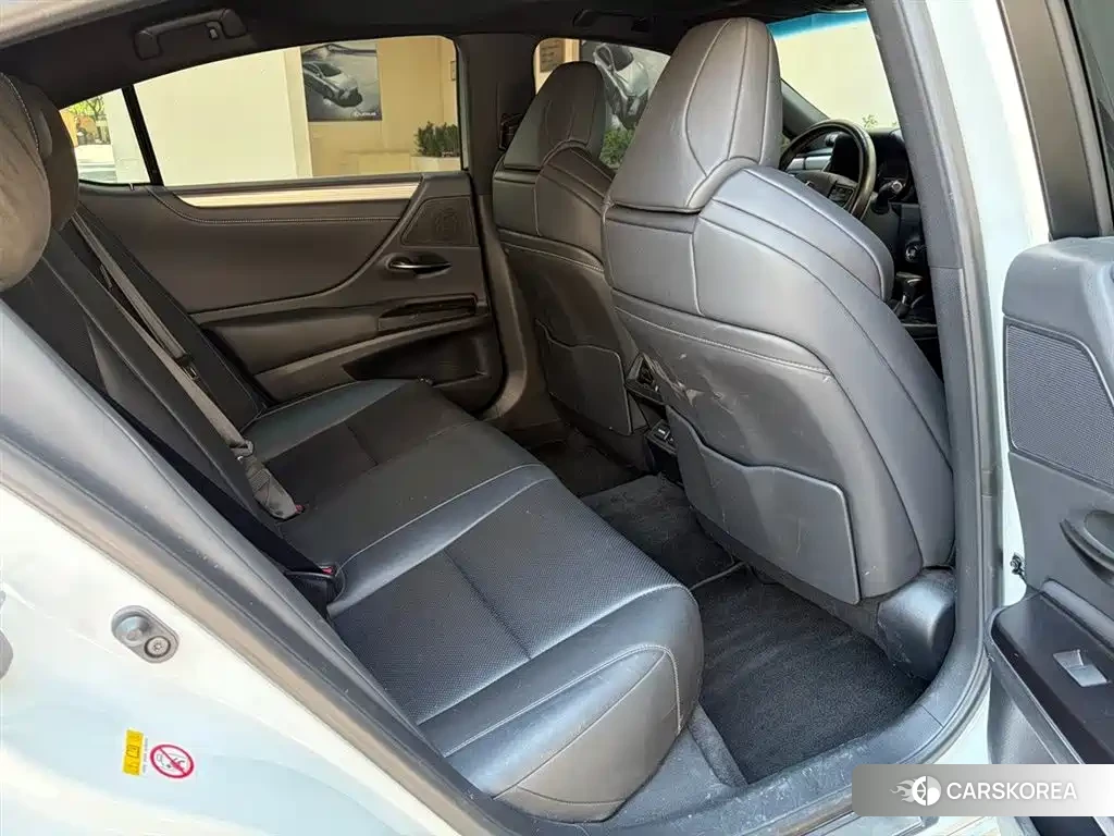 Lexus ES 2019 Белый из Китая, фото 3