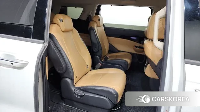 Kia Carnival 4th generation 2023 Белый из Кореи, фото 3