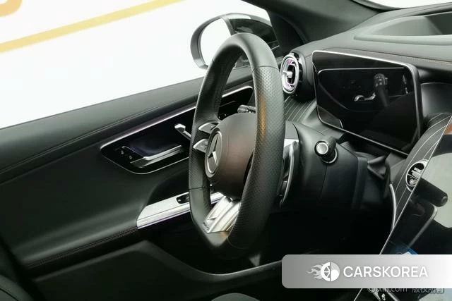 Mercedes-Benz GLC AMG 2024 Темно-серый из Китая, фото 3