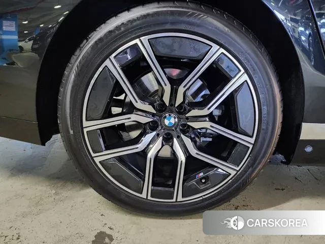 BMW 7 Series (G70) 2025 Черный из Кореи, фото 3