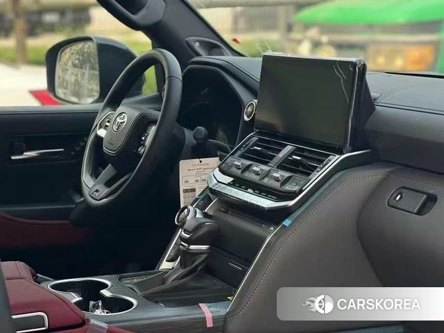 Toyota Land Cruiser (imported) 2024 Черный из Китая, фото 3
