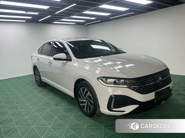 Volkswagen Lavida 2023 Белый из Китая, фото 3