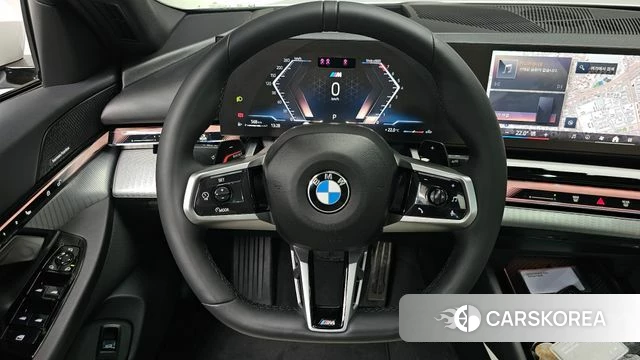 BMW 5 Series (G60) 2025 Белый из Кореи, фото 3