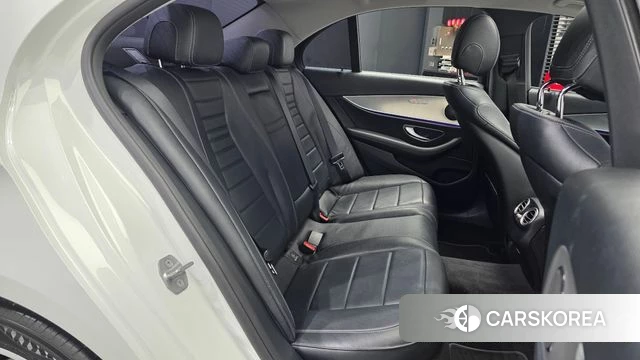 Mercedes-Benz E-Class W213 2018 Белый из Кореи, фото 3