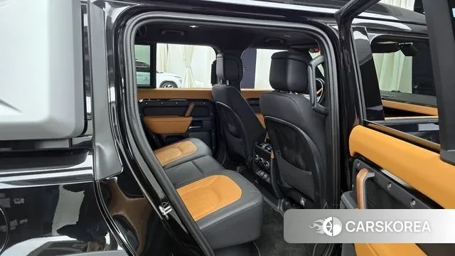 Land Rover Defender (L663) 2024 Черный из Кореи, фото 3